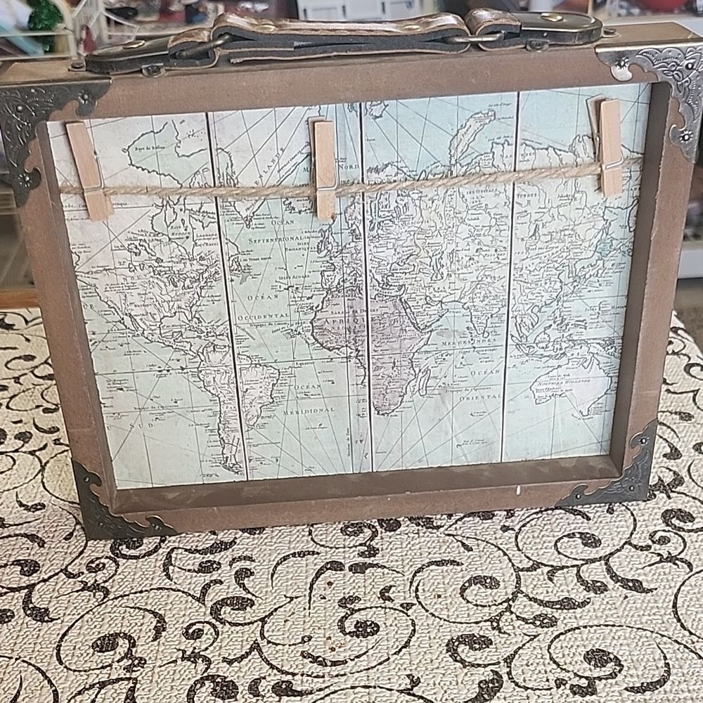 Vintage-Style Map Photo Frame